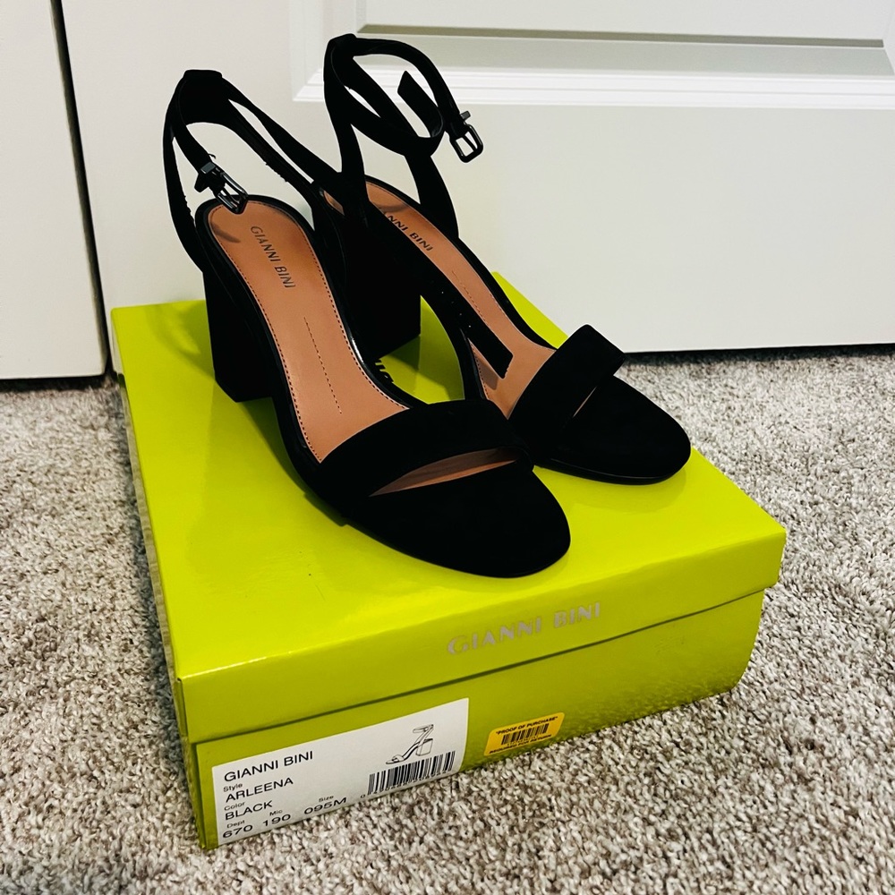 Gianna Bini Black Heels